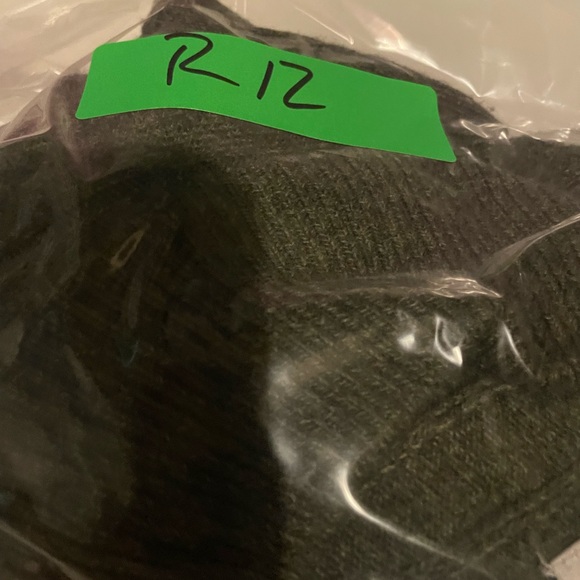 Geoffrey Beene Olive Crewneck Sweater - Picture 7 of 7